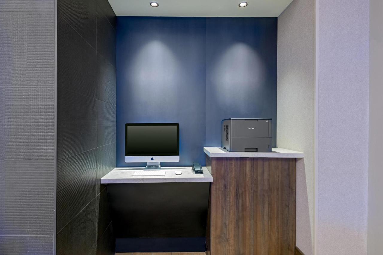 Отель Courtyard By Marriott Atlanta Midtown Экстерьер фото