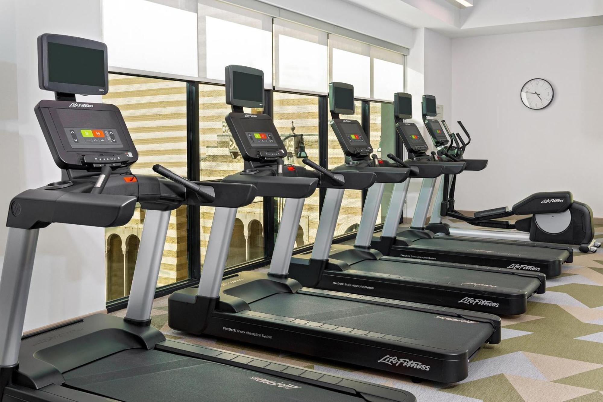 Отель Courtyard By Marriott Atlanta Midtown Экстерьер фото