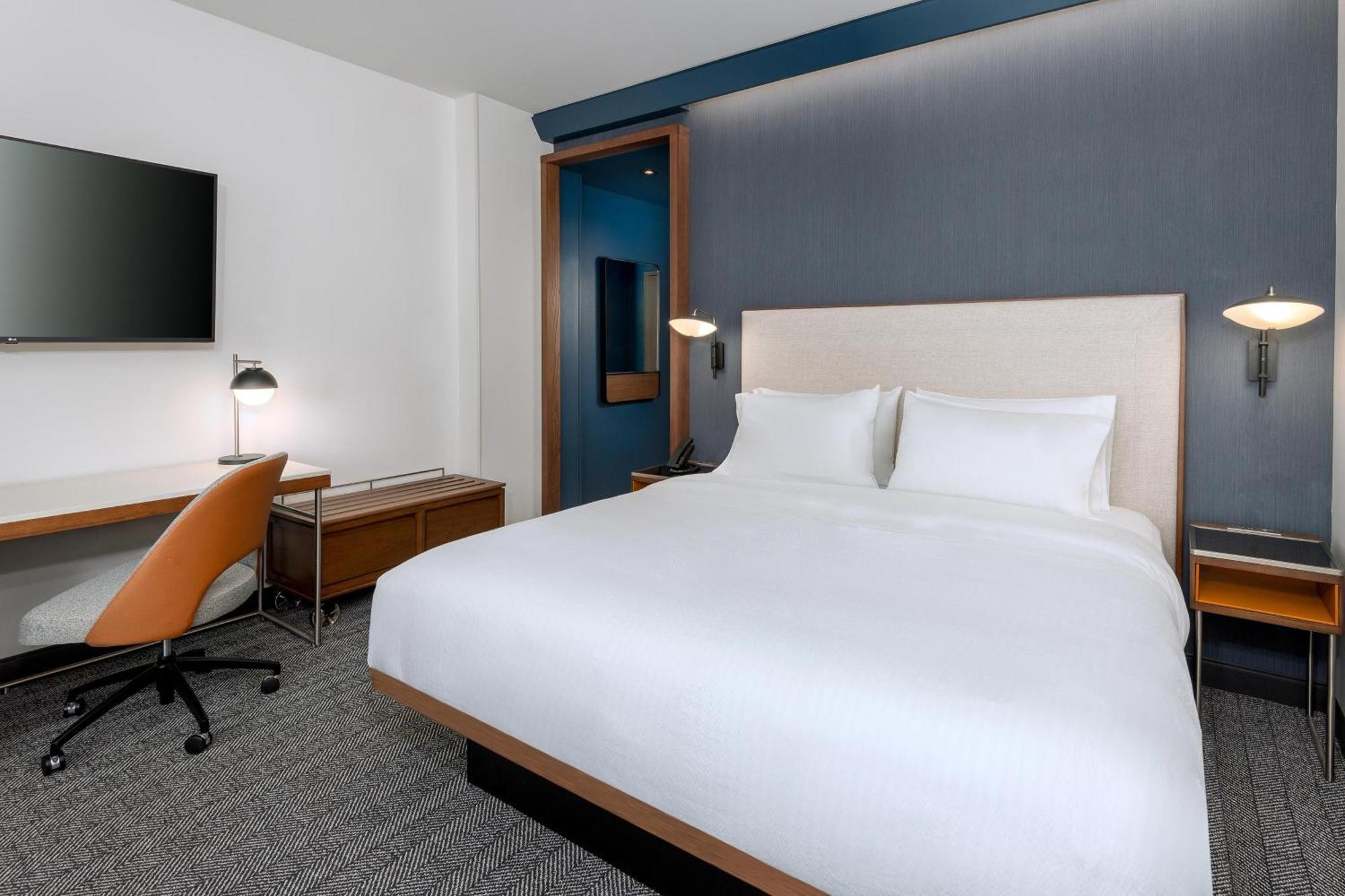 Отель Courtyard By Marriott Atlanta Midtown Экстерьер фото
